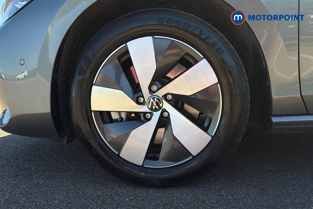 Volkswagen Passat Life Automatic Petrol Plug-In Hybrid Estate - Stock Number (1632882) - 47th supplementary image