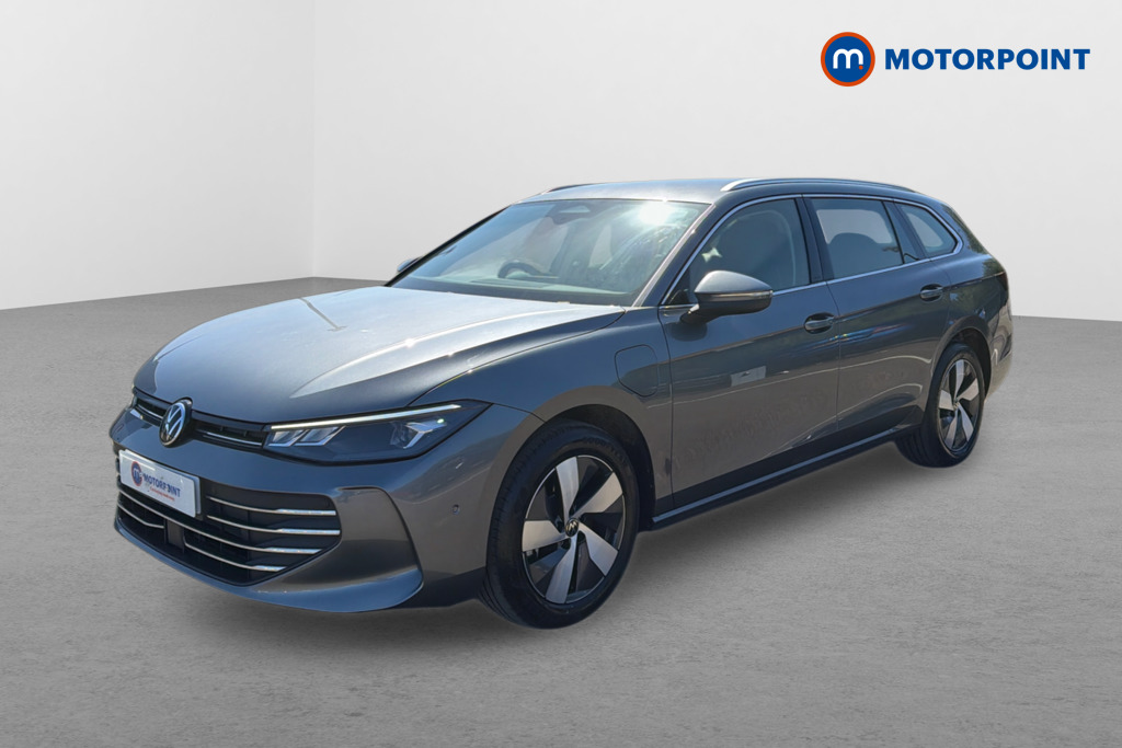 Volkswagen Passat Life Automatic Petrol Plug-In Hybrid Estate - Stock Number (1632882) - Passenger side front corner