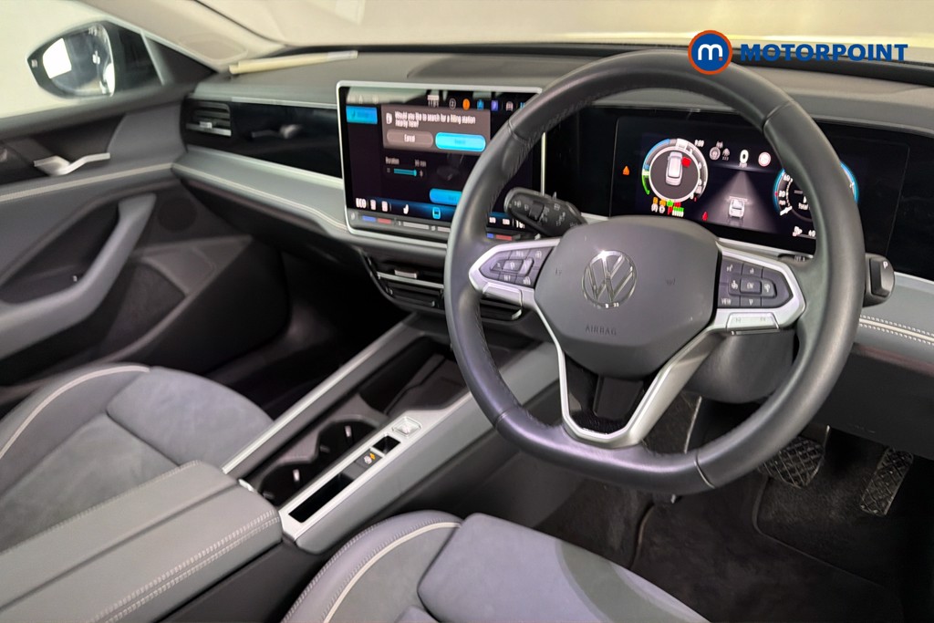 Volkswagen Passat Life Automatic Petrol Plug-In Hybrid Estate - Stock Number (1632891) - 2nd supplementary image
