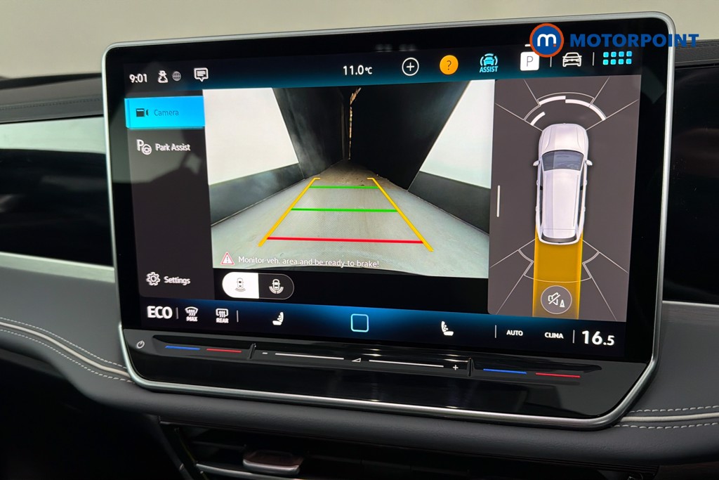 Volkswagen Passat Life Automatic Petrol Plug-In Hybrid Estate - Stock Number (1632891) - 12th supplementary image