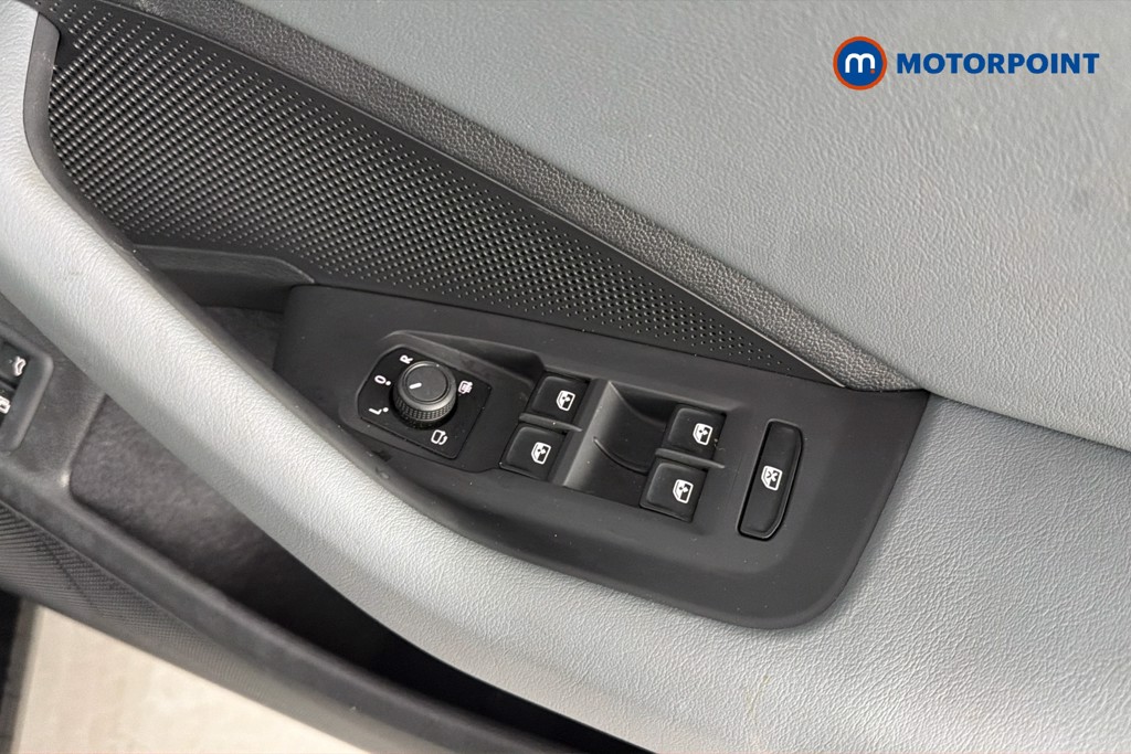 Volkswagen Passat Life Automatic Petrol Plug-In Hybrid Estate - Stock Number (1632891) - 20th supplementary image