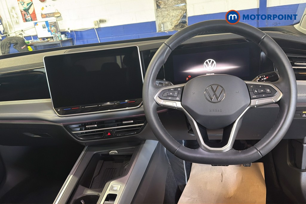 Volkswagen Passat Life Automatic Petrol Plug-In Hybrid Estate - Stock Number (1632907) - 2nd supplementary image
