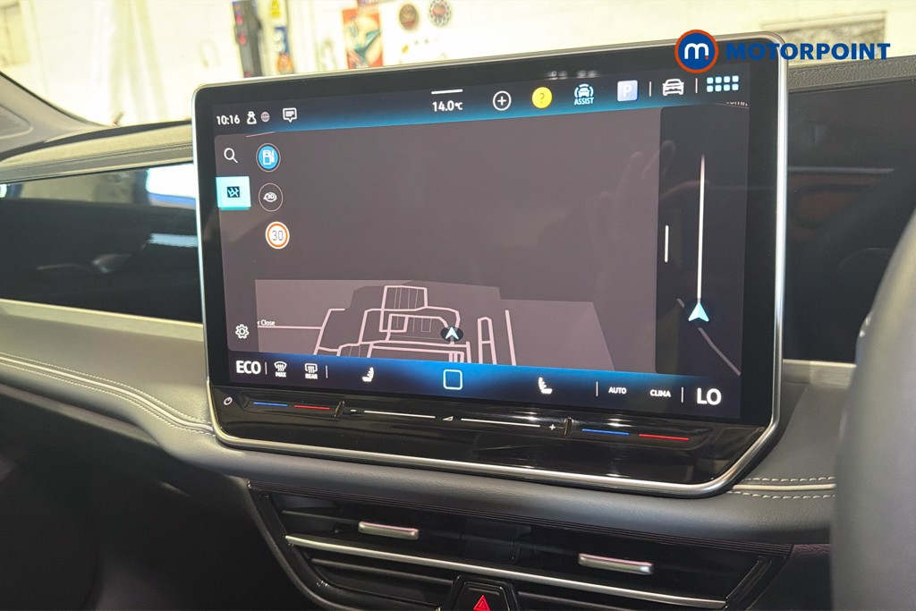 Volkswagen Passat Life Automatic Petrol Plug-In Hybrid Estate - Stock Number (1632907) - 10th supplementary image