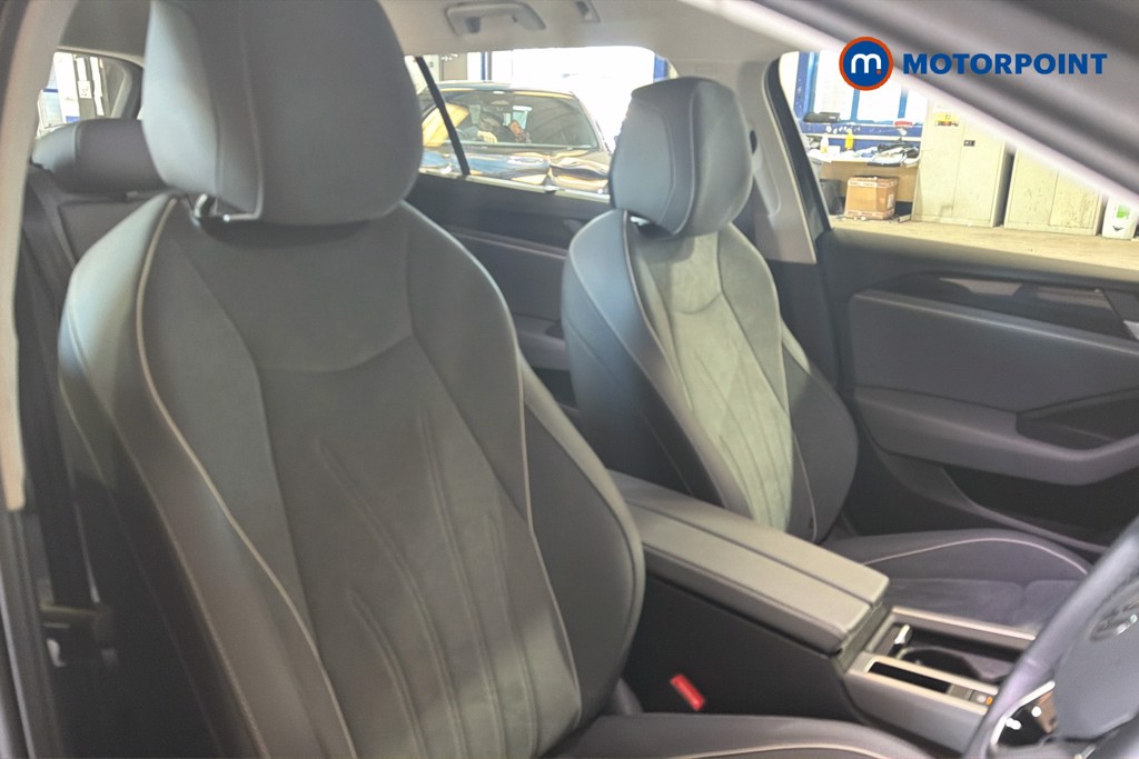 Volkswagen Passat Life Automatic Petrol Plug-In Hybrid Estate - Stock Number (1632907) - 22nd supplementary image