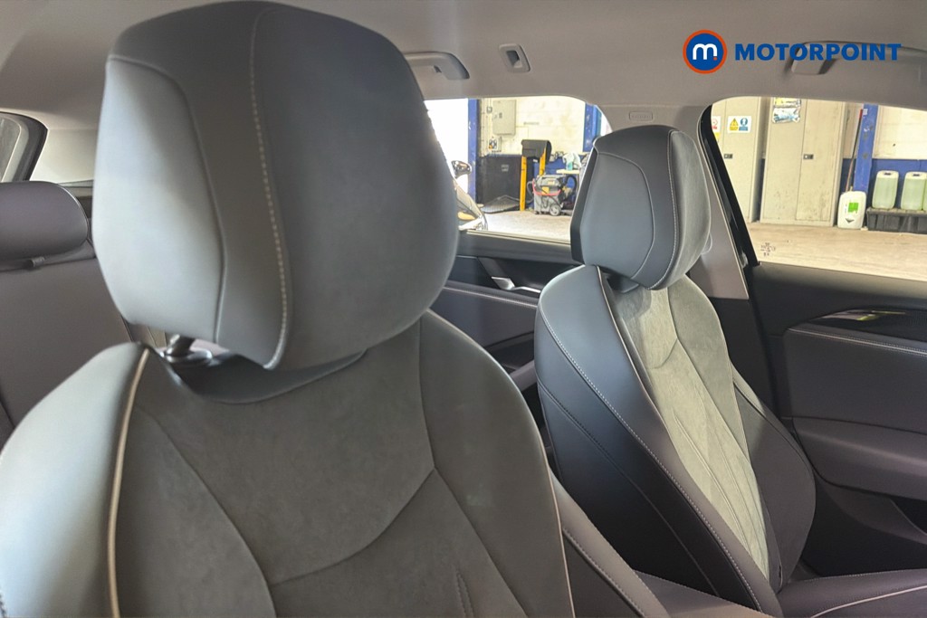 Volkswagen Passat Life Automatic Petrol Plug-In Hybrid Estate - Stock Number (1632907) - 23rd supplementary image