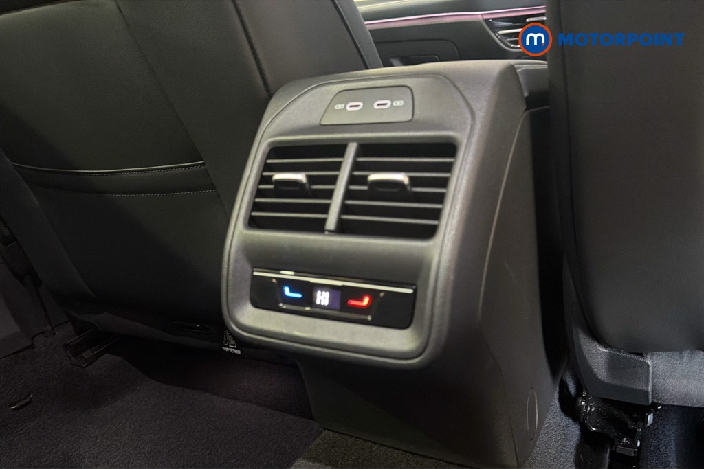 Volkswagen Passat Life Automatic Petrol Plug-In Hybrid Estate - Stock Number (1632907) - 30th supplementary image