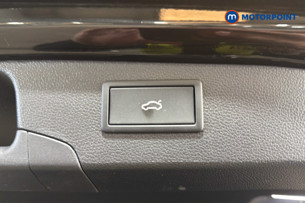 Volkswagen Passat Life Automatic Petrol Plug-In Hybrid Estate - Stock Number (1632907) - 35th supplementary image