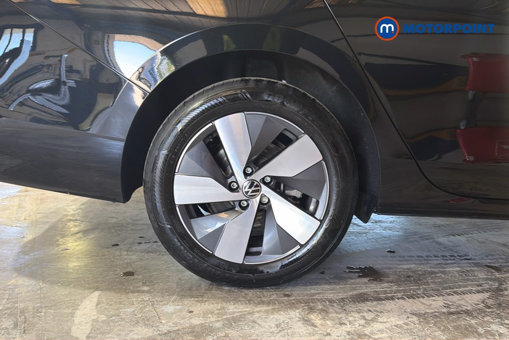 Volkswagen Passat Life Automatic Petrol Plug-In Hybrid Estate - Stock Number (1632907) - 49th supplementary image