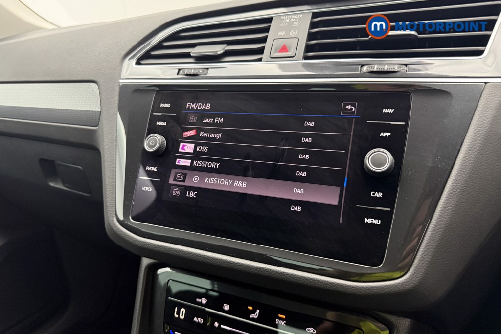 Volkswagen Tiguan Life Automatic Petrol SUV - Stock Number (1633674) - 10th supplementary image