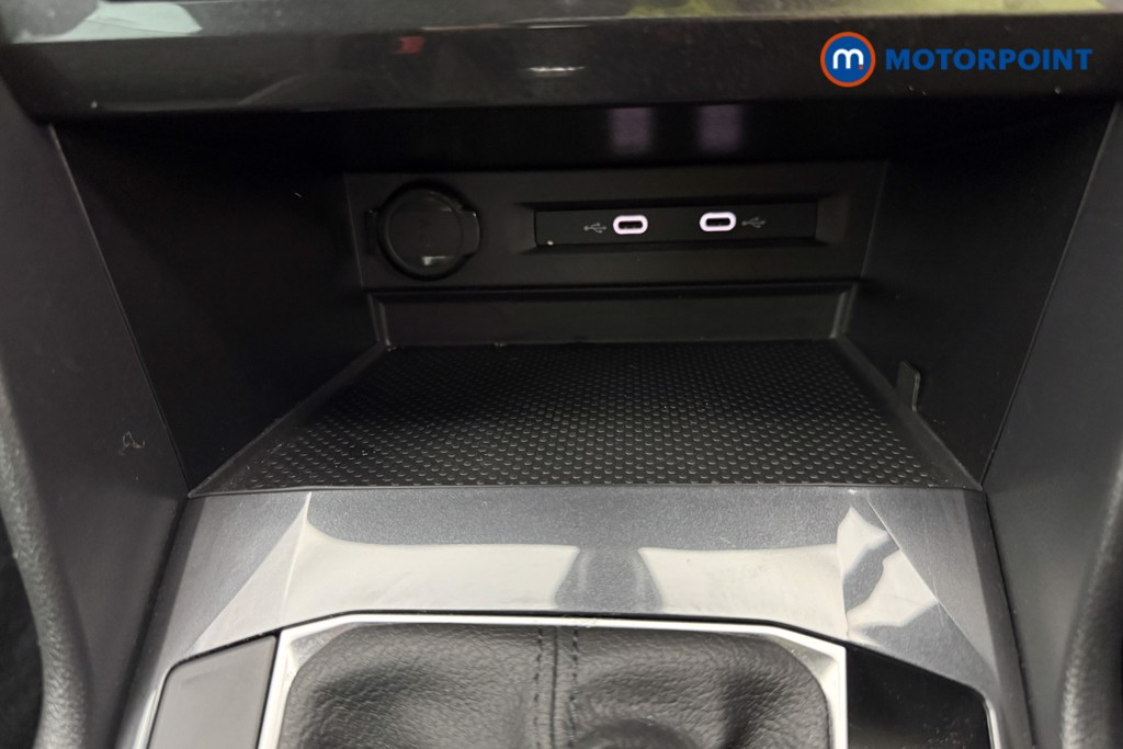 Volkswagen Tiguan Life Automatic Petrol SUV - Stock Number (1633674) - 14th supplementary image