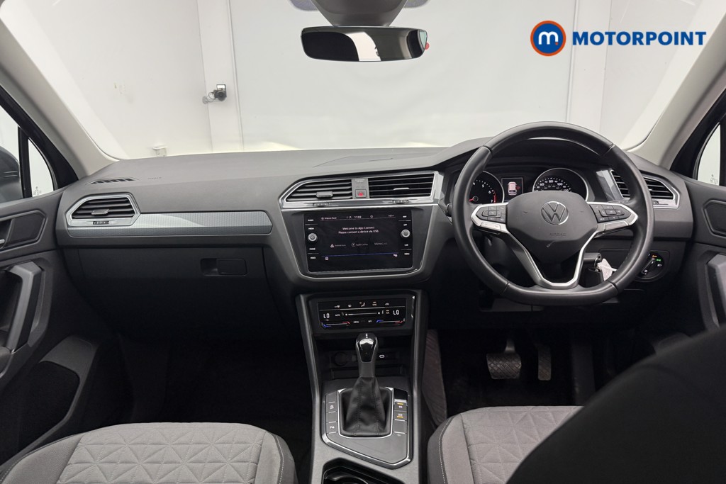 Volkswagen Tiguan Life Automatic Petrol SUV - Stock Number (1633674) - 1st supplementary image