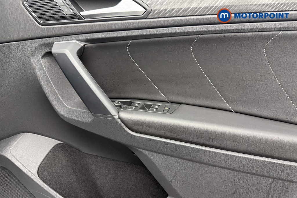 Volkswagen Tiguan R-Line Automatic Petrol SUV - Stock Number (1633848) - 18th supplementary image