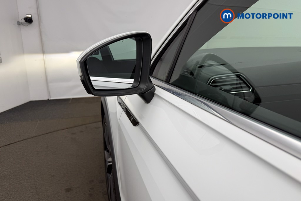 Volkswagen Tiguan R-Line Automatic Petrol SUV - Stock Number (1633848) - 30th supplementary image