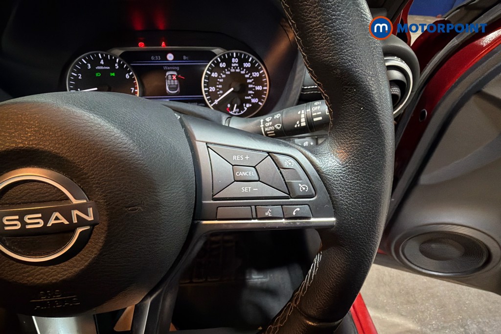 Nissan Juke N-Connecta Manual Petrol SUV - Stock Number (1634077) - 4th supplementary image