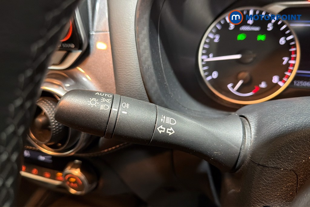 Nissan Juke N-Connecta Manual Petrol SUV - Stock Number (1634077) - 6th supplementary image