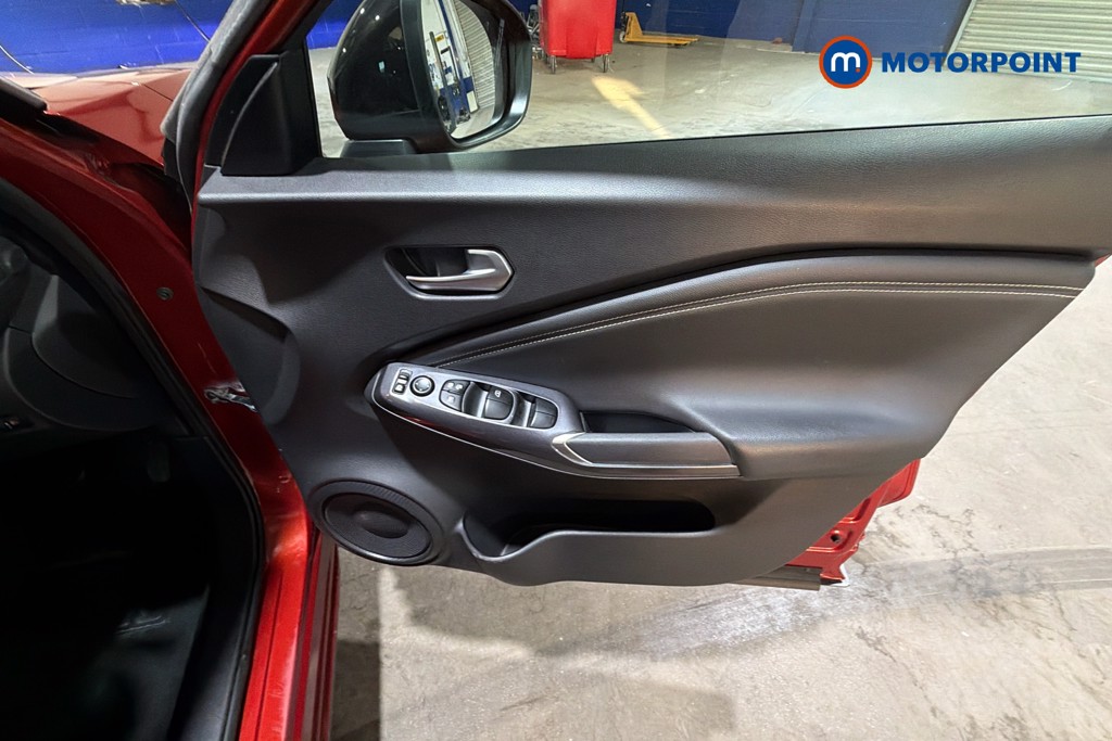 Nissan Juke N-Connecta Manual Petrol SUV - Stock Number (1634077) - 19th supplementary image