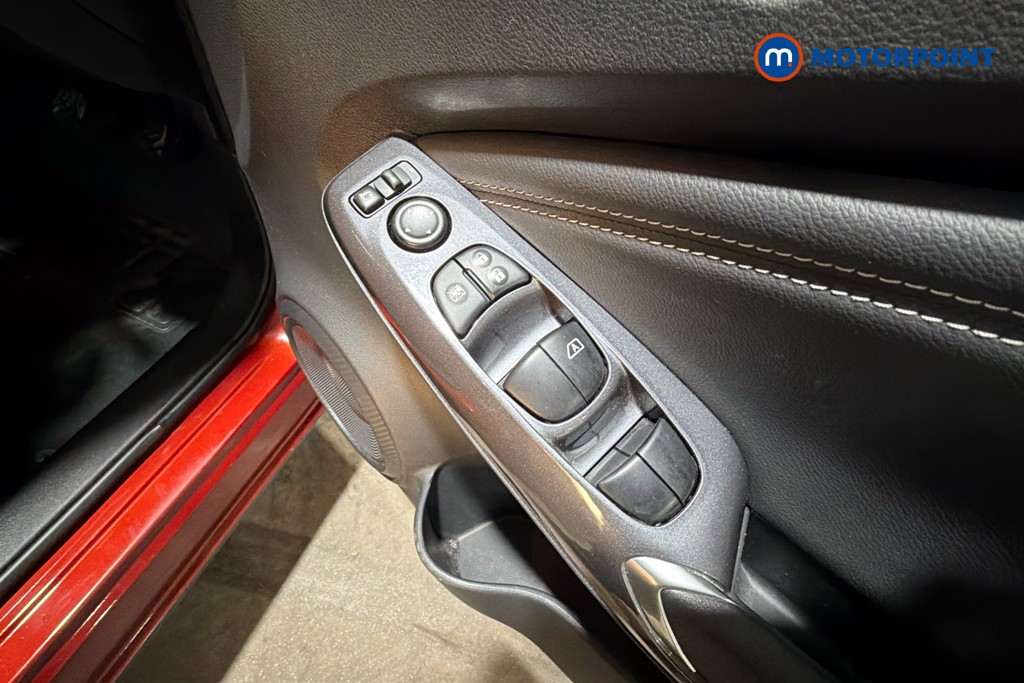 Nissan Juke N-Connecta Manual Petrol SUV - Stock Number (1634077) - 20th supplementary image