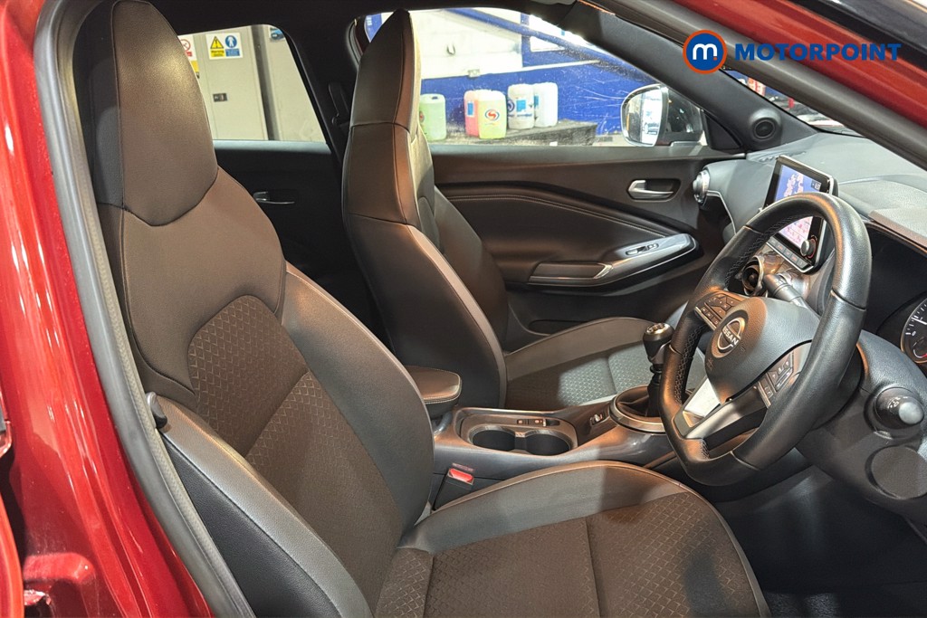 Nissan Juke N-Connecta Manual Petrol SUV - Stock Number (1634077) - 22nd supplementary image