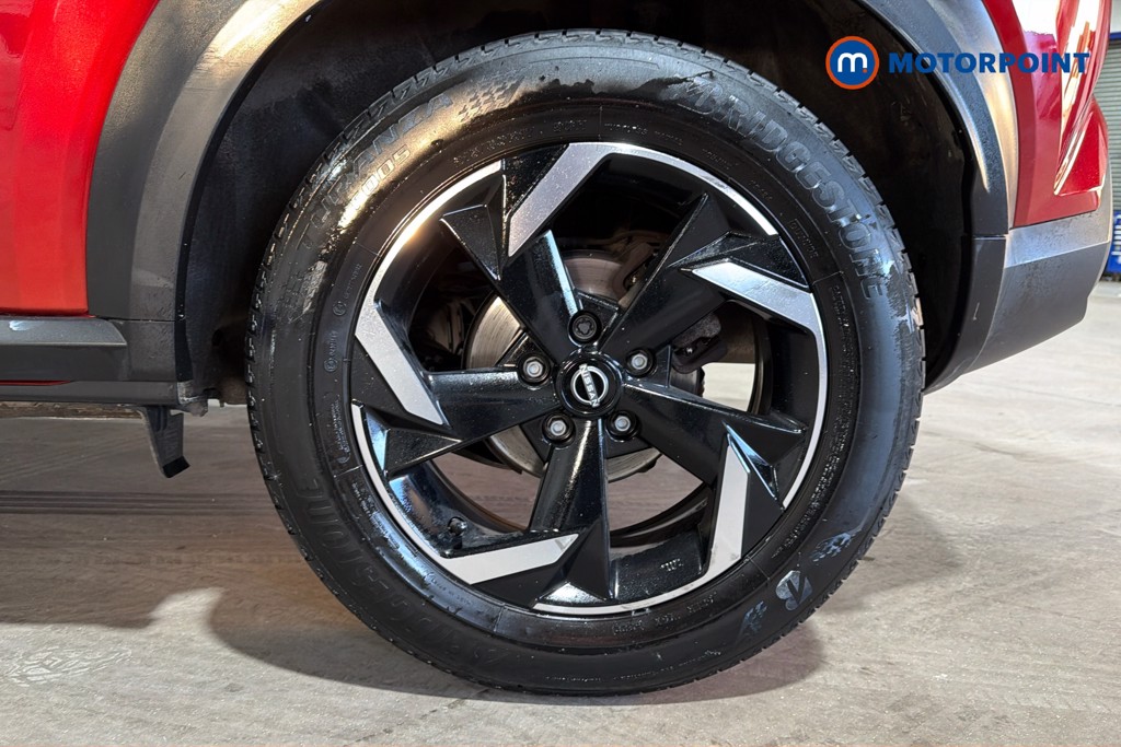 Nissan Juke N-Connecta Manual Petrol SUV - Stock Number (1634077) - 48th supplementary image