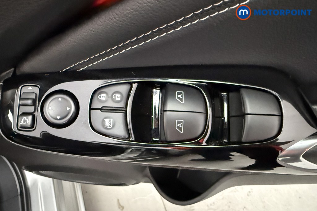 Nissan Juke Tekna Automatic Petrol SUV - Stock Number (1634293) - 15th supplementary image