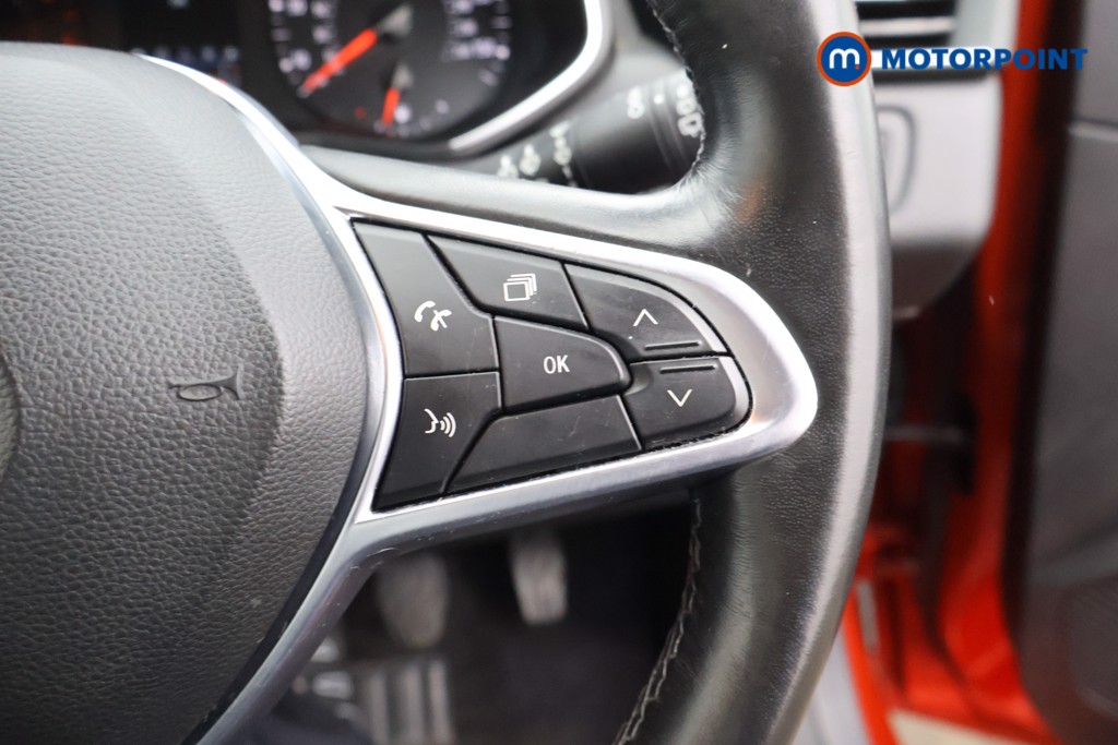 Renault Clio Iconic Manual Petrol Hatchback - Stock Number (1635453) - 3rd supplementary image