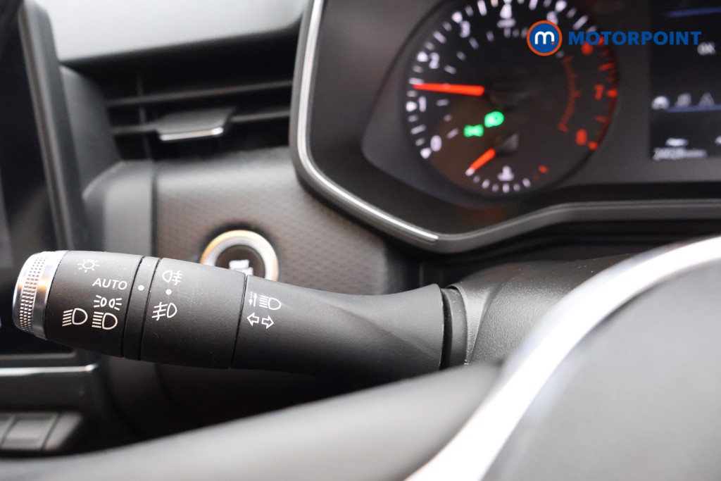 Renault Clio Iconic Manual Petrol Hatchback - Stock Number (1635453) - 5th supplementary image