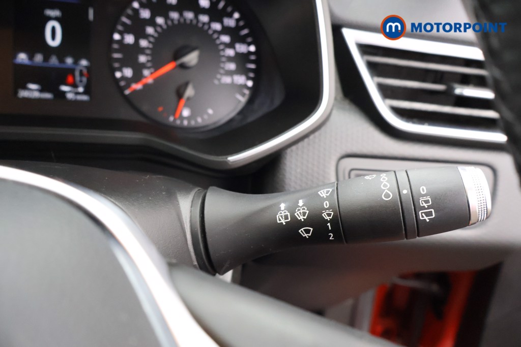 Renault Clio Iconic Manual Petrol Hatchback - Stock Number (1635453) - 6th supplementary image