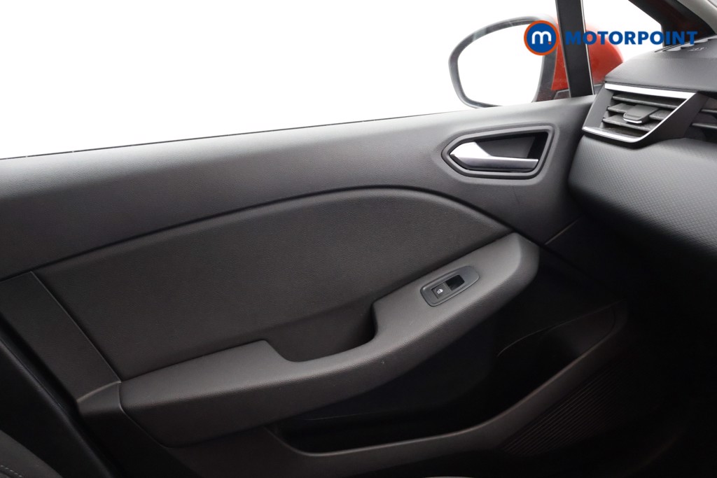 Renault Clio Iconic Manual Petrol Hatchback - Stock Number (1635453) - 10th supplementary image