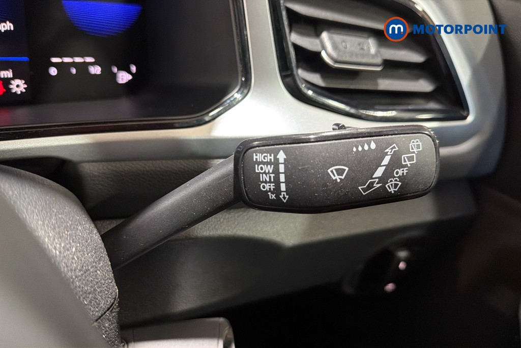 Volkswagen T-Roc Life Automatic Petrol SUV - Stock Number (1636148) - 7th supplementary image