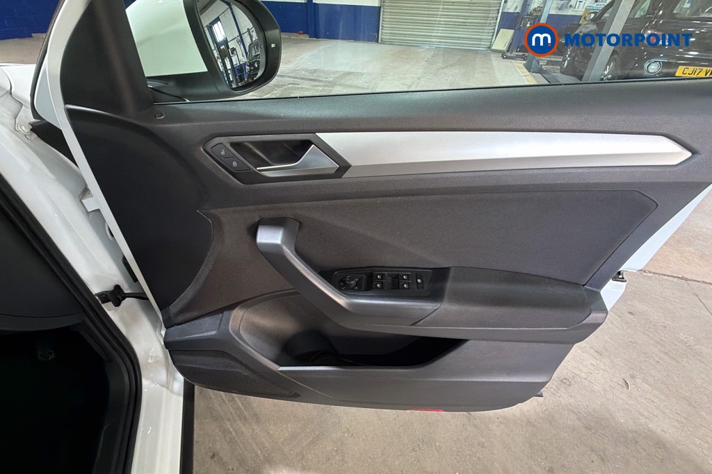 Volkswagen T-Roc Life Automatic Petrol SUV - Stock Number (1636148) - 19th supplementary image