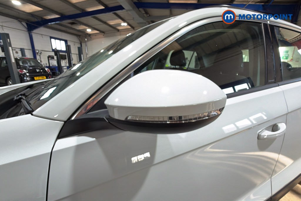 Volkswagen T-Roc Life Automatic Petrol SUV - Stock Number (1636148) - 43rd supplementary image