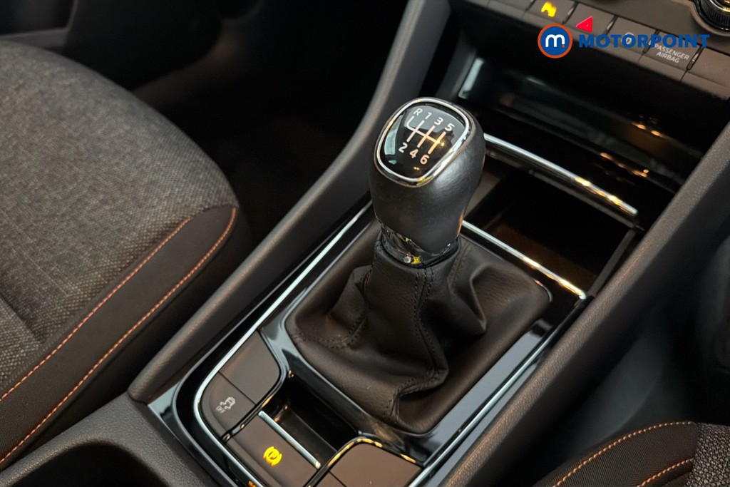 Skoda Karoq Se Drive Manual Petrol SUV - Stock Number (1637022) - 15th supplementary image
