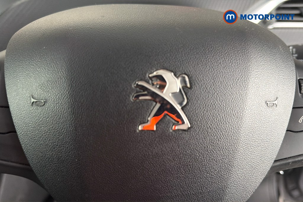 Peugeot 2008 Allure Premium Manual Diesel SUV - Stock Number (1637825) - 5th supplementary image