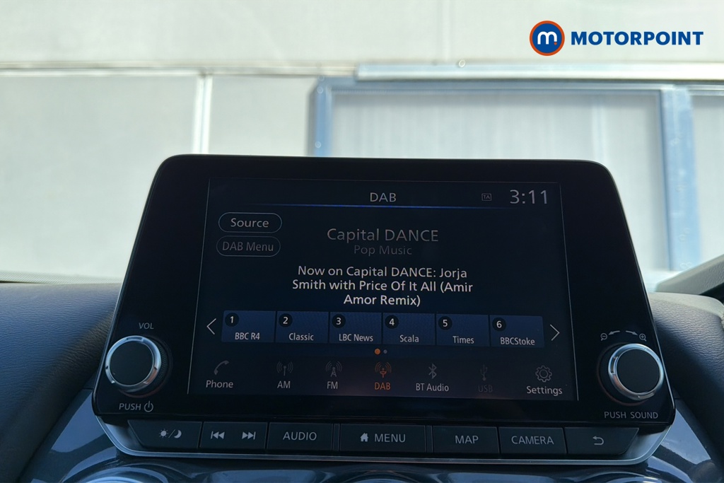 Nissan Juke N-Connecta Automatic Petrol-Electric Hybrid SUV - Stock Number (1638052) - 8th supplementary image