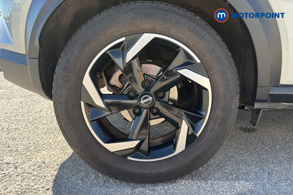 Nissan Juke N-Connecta Automatic Petrol-Electric Hybrid SUV - Stock Number (1638052) - 46th supplementary image