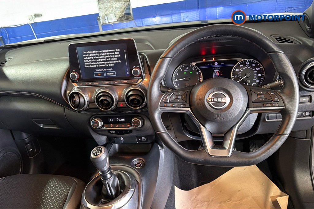Nissan Juke N-Connecta Manual Petrol SUV - Stock Number (1638172) - 2nd supplementary image
