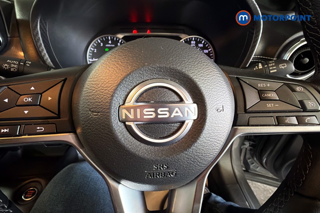 Nissan Juke N-Connecta Manual Petrol SUV - Stock Number (1638172) - 5th supplementary image