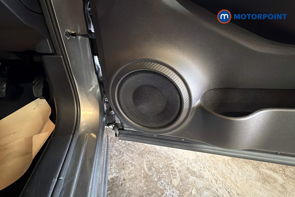 Nissan Juke N-Connecta Manual Petrol SUV - Stock Number (1638172) - 21st supplementary image