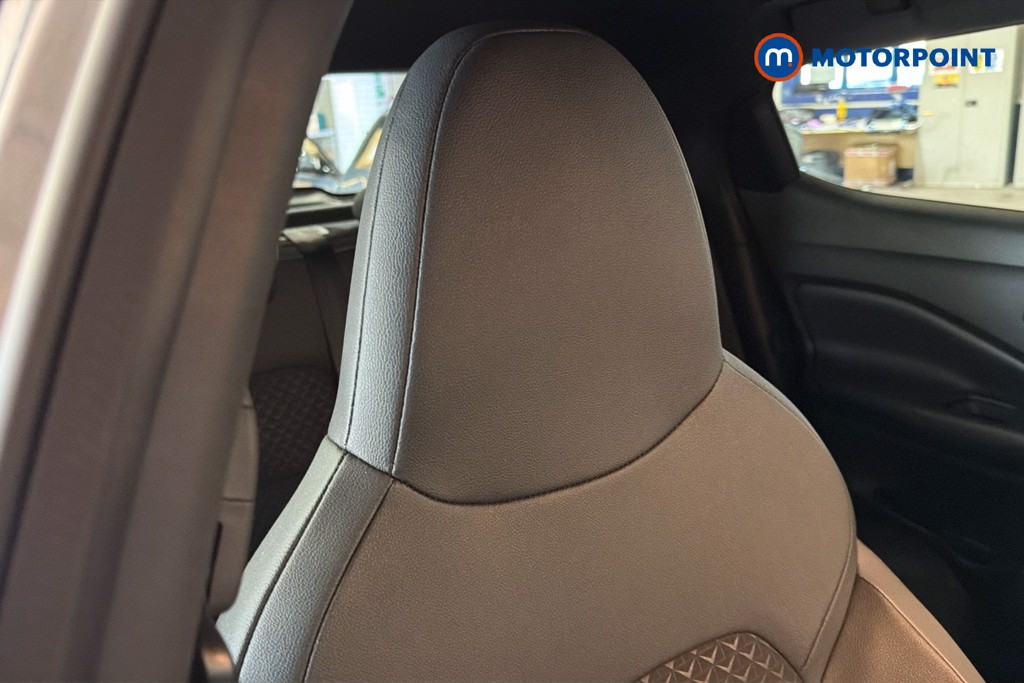 Nissan Juke N-Connecta Manual Petrol SUV - Stock Number (1638172) - 23rd supplementary image