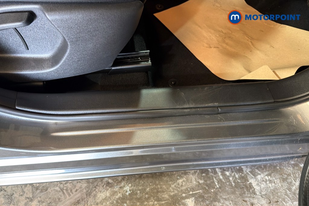 Nissan Juke N-Connecta Manual Petrol SUV - Stock Number (1638172) - 27th supplementary image