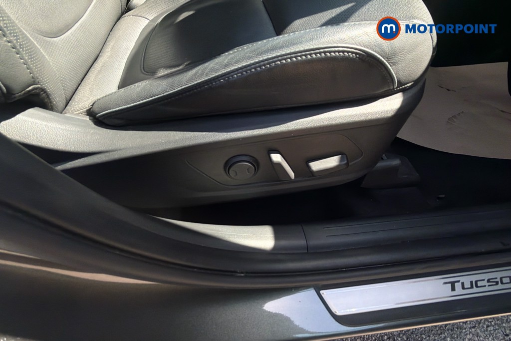 Hyundai Tucson Ultimate Automatic Petrol-Electric Hybrid SUV - Stock Number (1638357) - 25th supplementary image