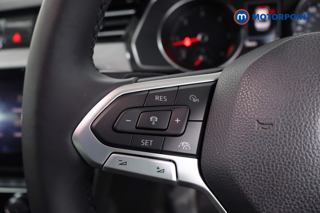 Volkswagen Passat SEL Automatic Diesel Saloon - Stock Number (1638732) - 7th supplementary image