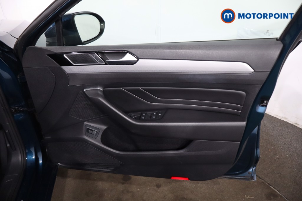 Volkswagen Passat SEL Automatic Diesel Saloon - Stock Number (1638732) - 26th supplementary image