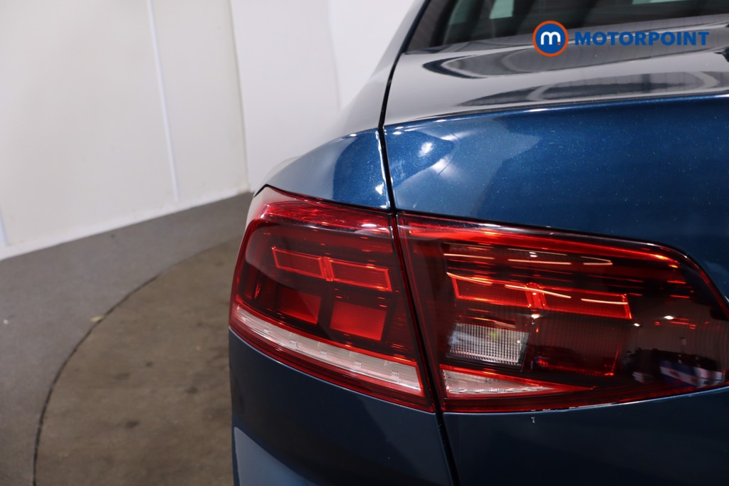 Volkswagen Passat SEL Automatic Diesel Saloon - Stock Number (1638732) - 37th supplementary image