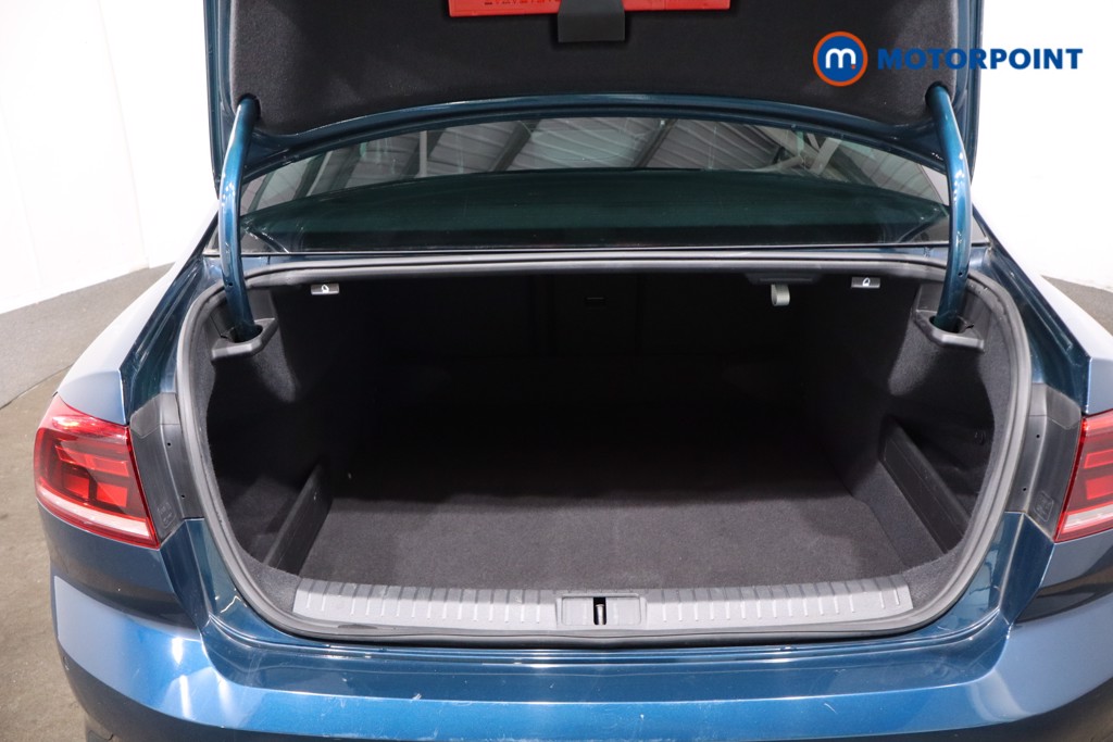 Volkswagen Passat SEL Automatic Diesel Saloon - Stock Number (1638732) - 39th supplementary image