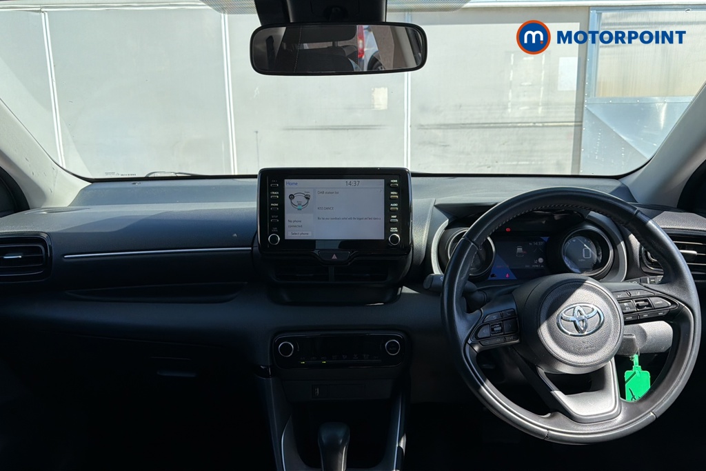 Toyota Yaris Design Automatic Petrol-Electric Hybrid Hatchback - Stock Number (1639566) - 1st supplementary image