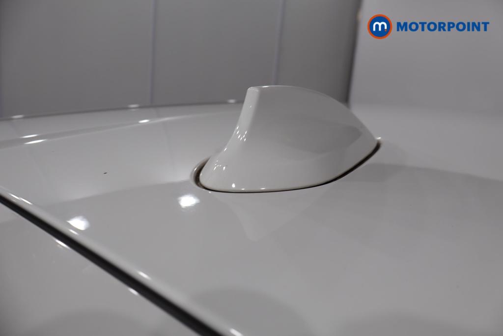 BMW 1 Series SE Manual Petrol Hatchback - Stock Number (1640113) - 4th supplementary image