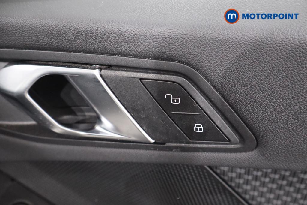 BMW 1 Series SE Manual Petrol Hatchback - Stock Number (1640113) - 10th supplementary image