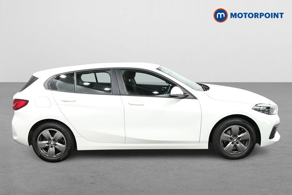 BMW 1 Series SE Manual Petrol Hatchback - Stock Number (1640113) - Drivers side