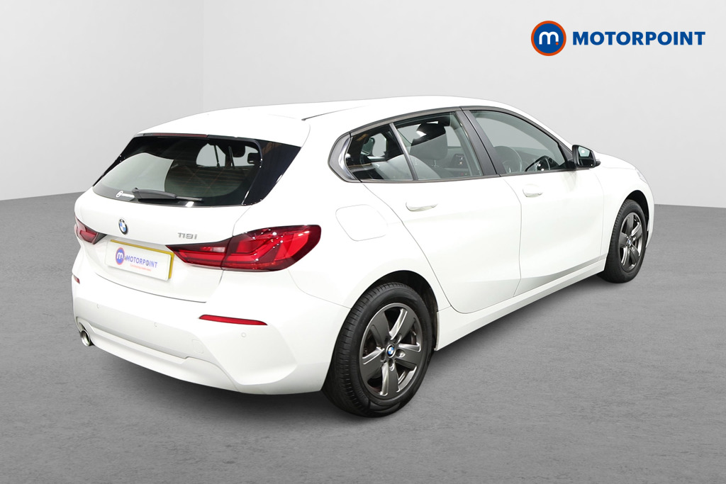 BMW 1 Series SE Manual Petrol Hatchback - Stock Number (1640113) - Drivers side rear corner